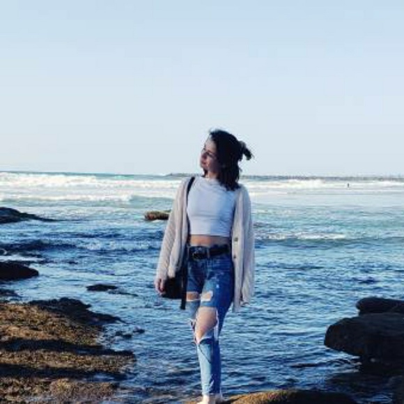 Meet your Posher, Amy - Picture 1 of 1